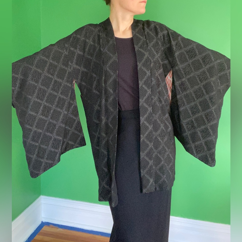 Vintage traditional Shibori Haori Black Textured Kimono Jacket Dropping Wisteria